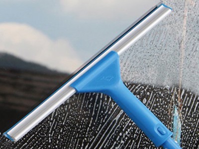 防抹窗意外，首要安全守則：伸手不伸身