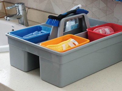 有齊清潔工具，收納井井有條