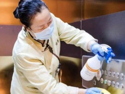 物業管理清潔員工的不銹鋼電梯日常清潔攻略